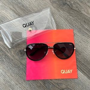 BRAND NEW ✨ QUAY all in xl aviators